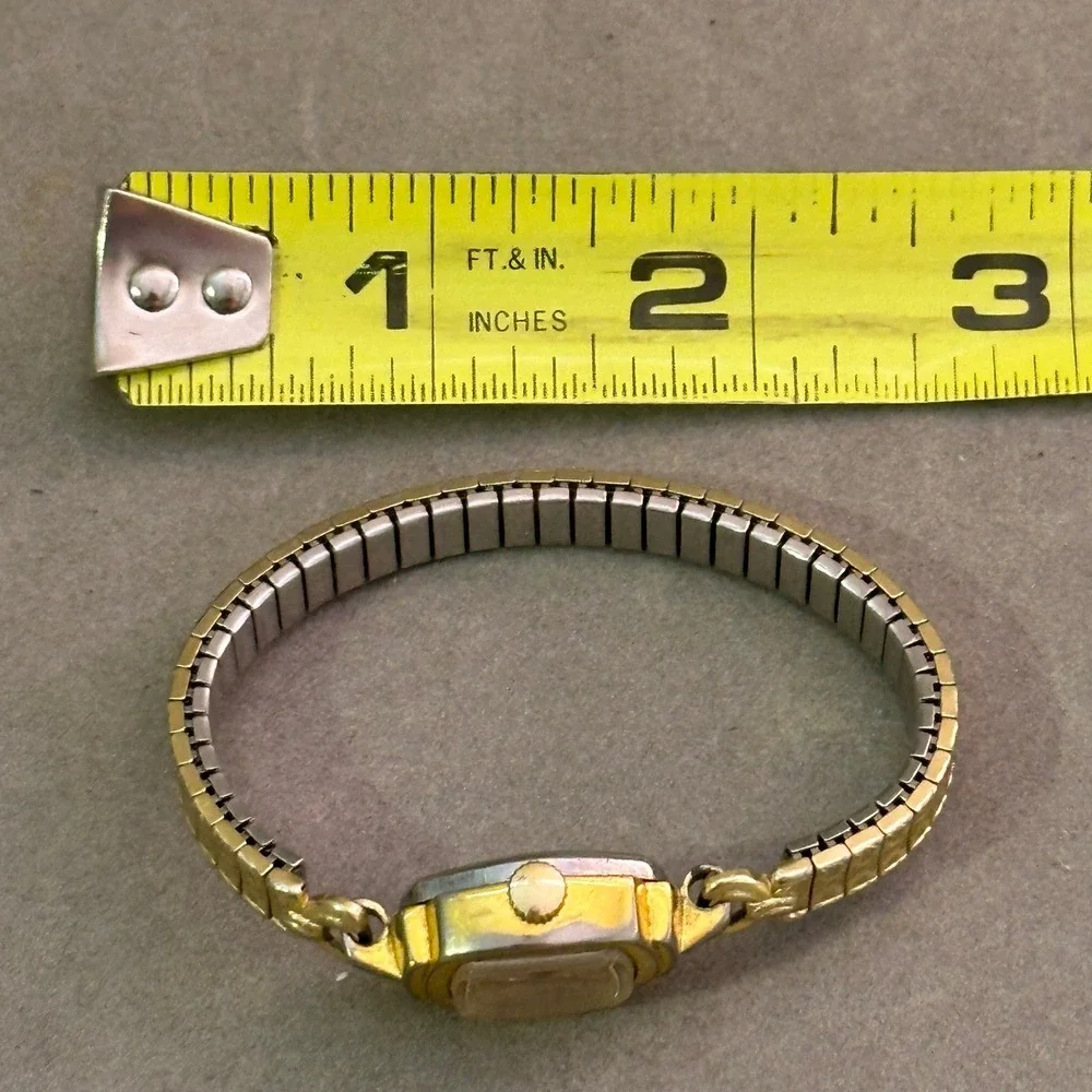 Vintage Jubilee Womens‎ Gold Tone Square Cocktail Watch Expansion Band 12 2576